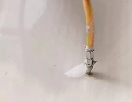 罗湖瓷砖空鼓维修公司专业解答在瓷砖铺贴过程中，如果使用的砂料过粗（如全部使用了粗砂），可能会导致以下问题